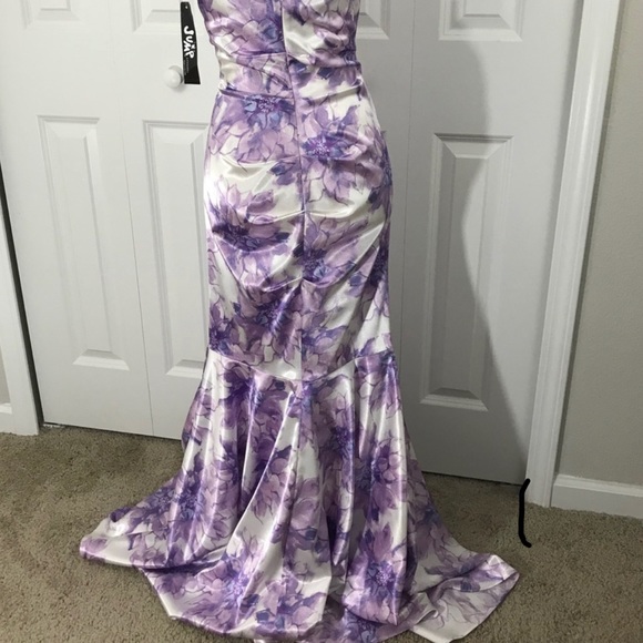 NWT Homecoming, Prom, or Spring Formal! - Picture 4 of 7